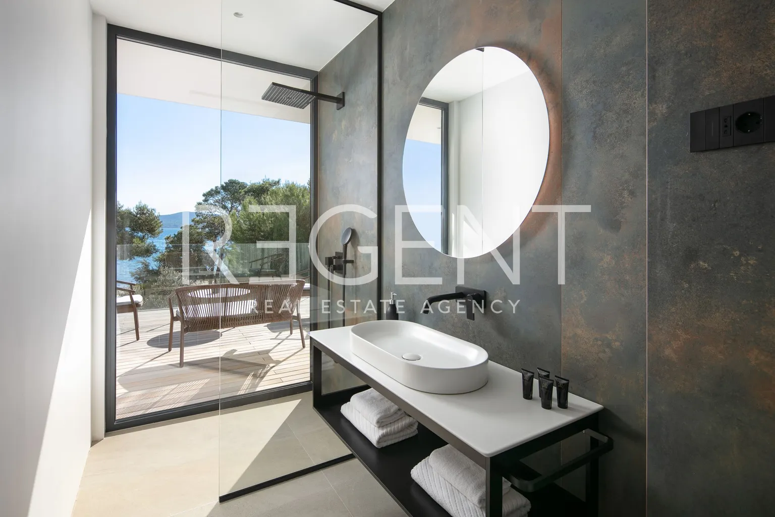Sukošan – Luxusní moderní vila s bazénem 495 m2