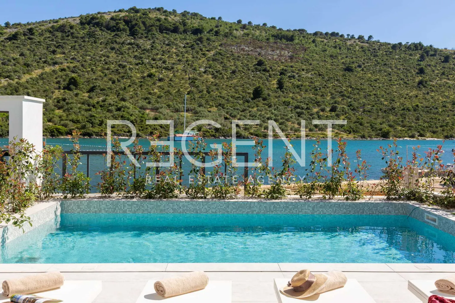 Rogoznica – Luxusní vila 200 m2 u moře