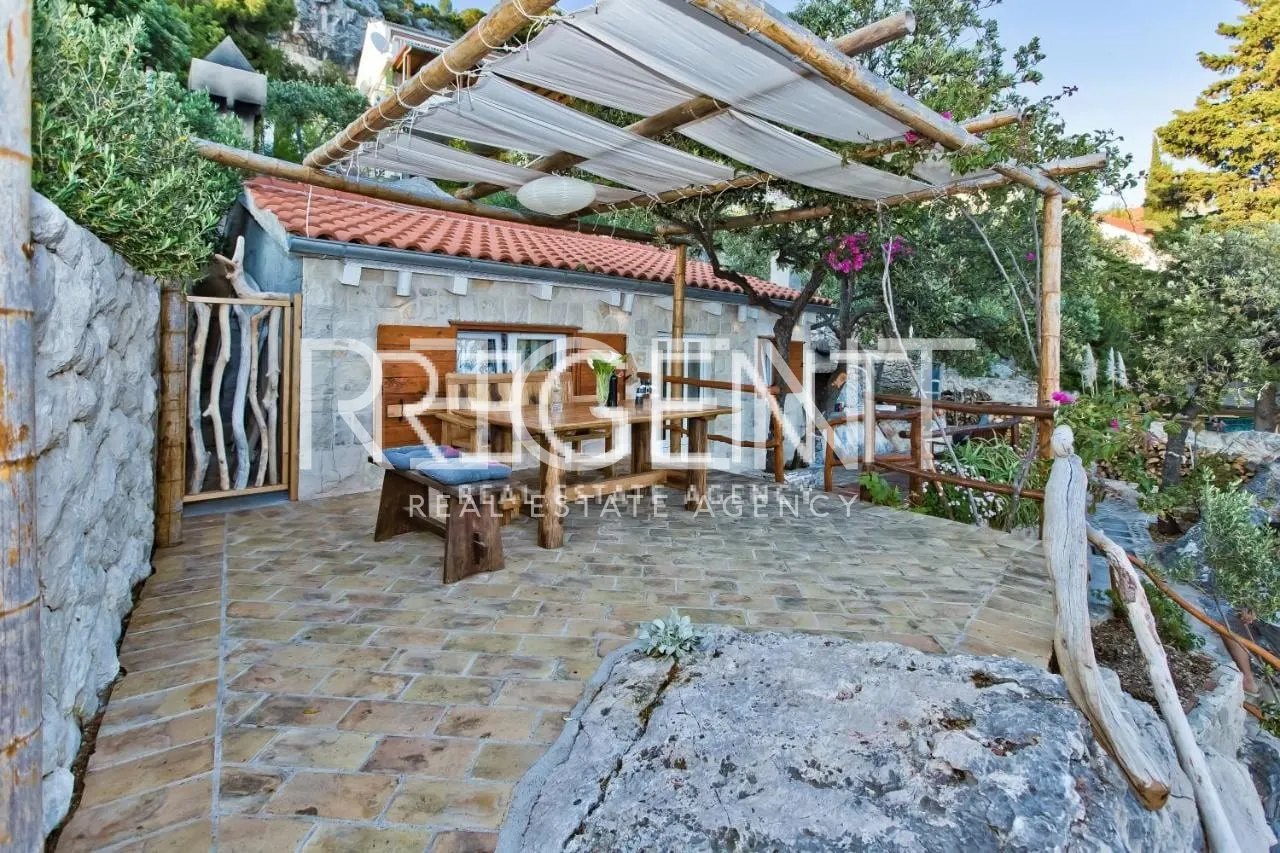 Hvar - Vila prvý rad pri mori