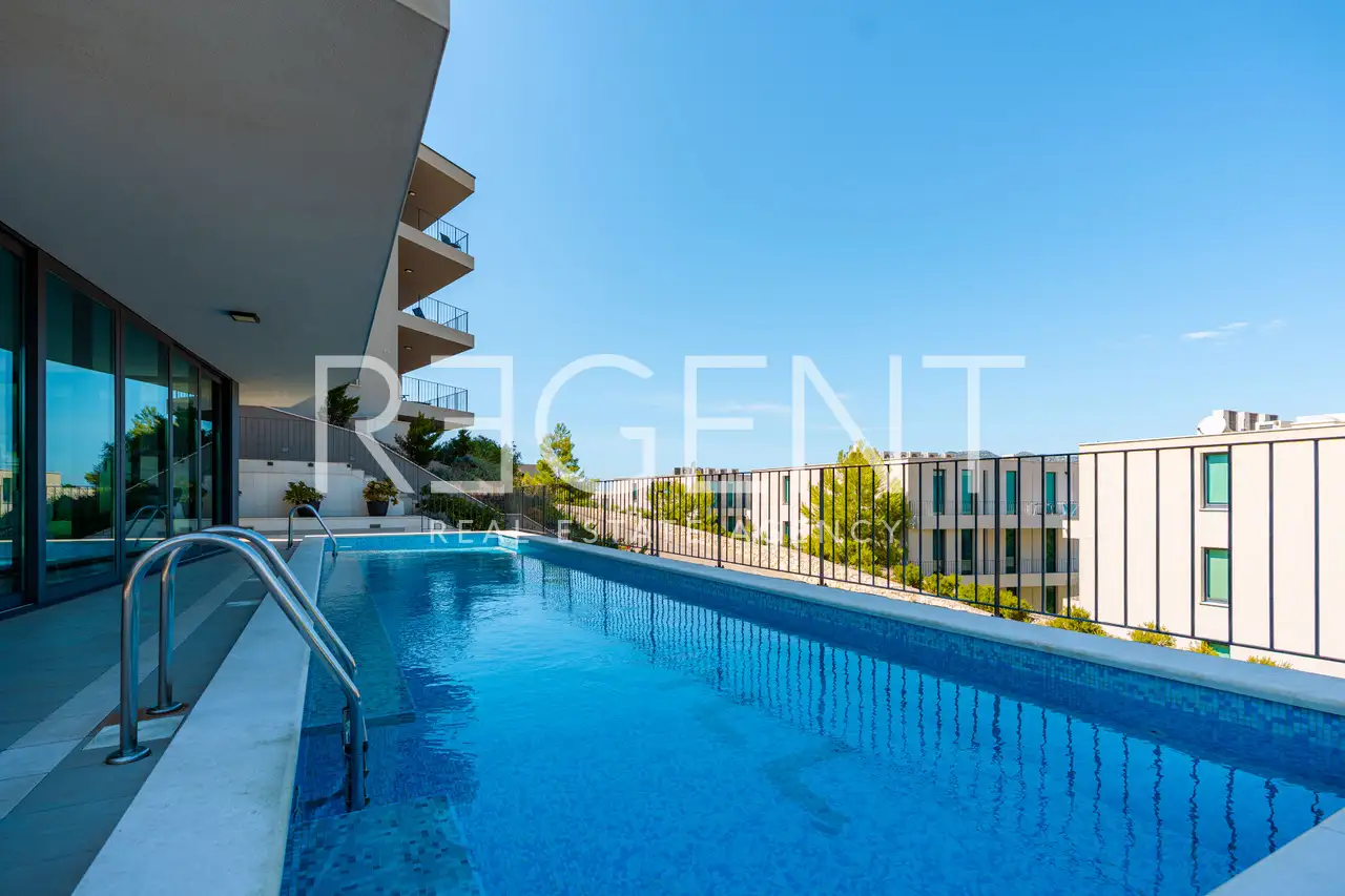 Korčula- Luksuzan apartman s terasom i garažom u ekskluzivnom kompleks