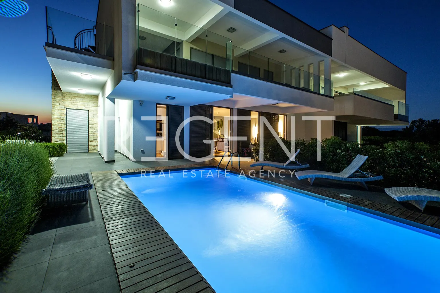 Zadar, Sukošan – Exkluzivní dvoupodlažní vila s bazénem, 170 m²