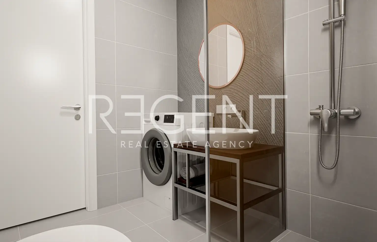 Makarska, Zelenka - Dwupoziomowy penthouse w nowym budynku z garażem