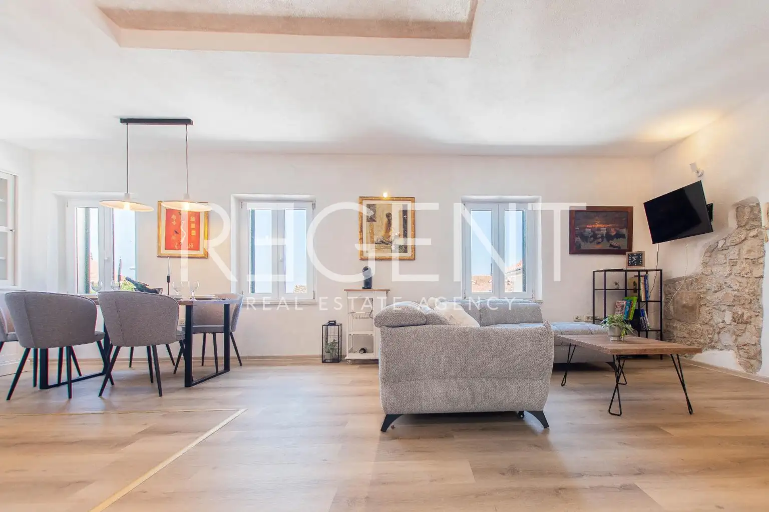 Makarska, Zentrum - Charmante Maisonette-Wohnung im Stadtkern