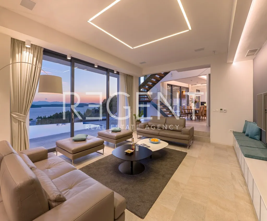 Hvar – Moderna vila s pogledom na more 195 m2