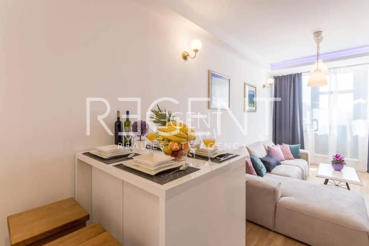 Split, Žnjan - Luksusowy dwupokojowy penthouse 70 m2 z tarasem