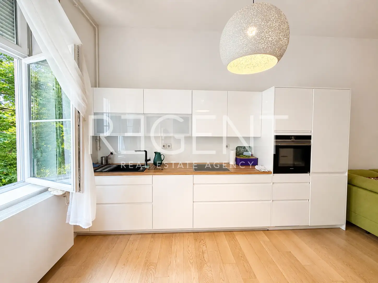 Zagreb, Donji grad – byt 88 m² na prenájom, 3-izbový, 3. poschodie, zrekonštruovaný