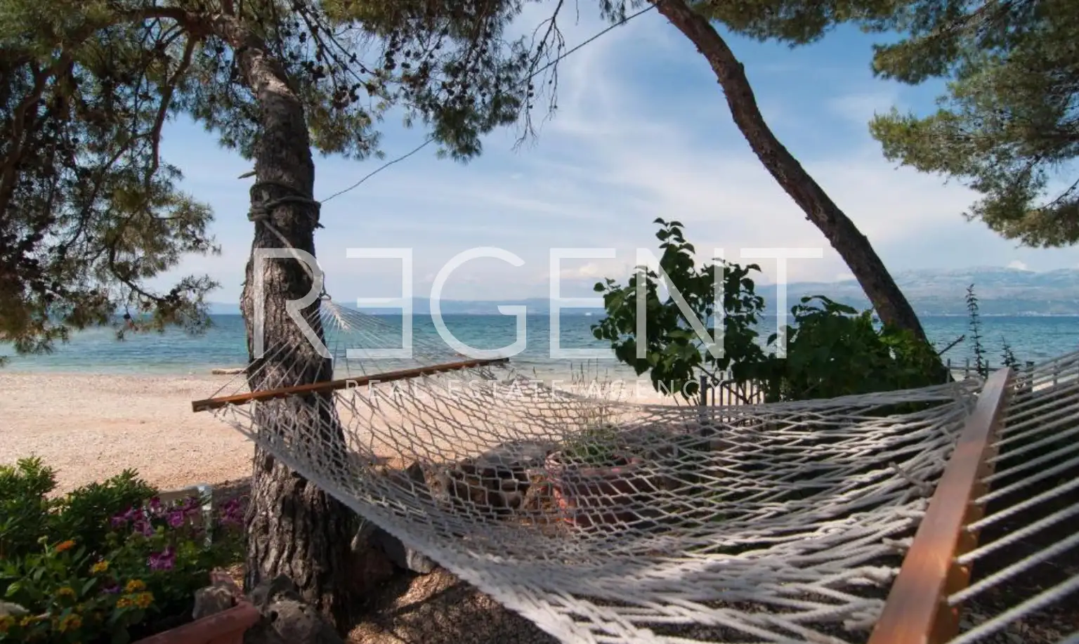 Brač, Mirca - Vila s bazenom prvi red uz more