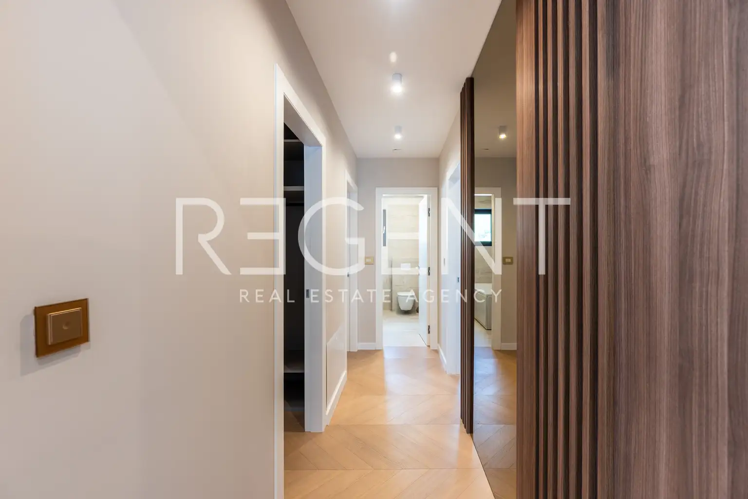 Šestine – ekskluzywne mieszkanie w willi miejskiej z prywatnym wejściem i garażem