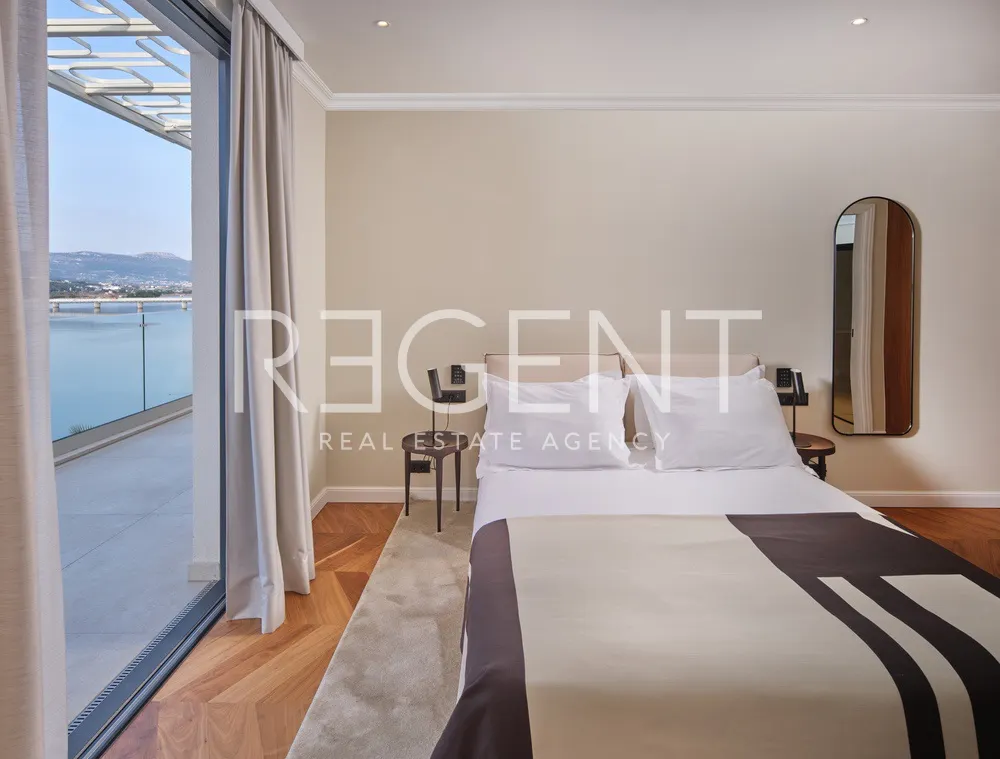 Trogir - Moderna vila s pogledom na morje 341 m2
