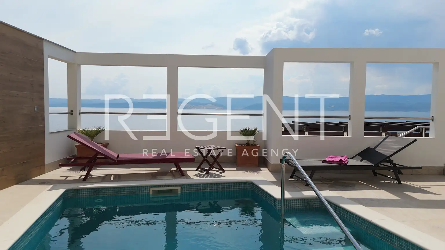 Omiš, Stanići – vila první řada u moře s velkým potenciálem