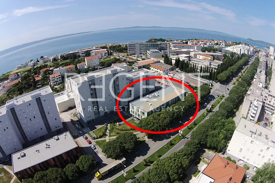 Split - Komerční prostor na frekventovaném místě 64 m2 DLOUHODOBÝ PRONÁJEM