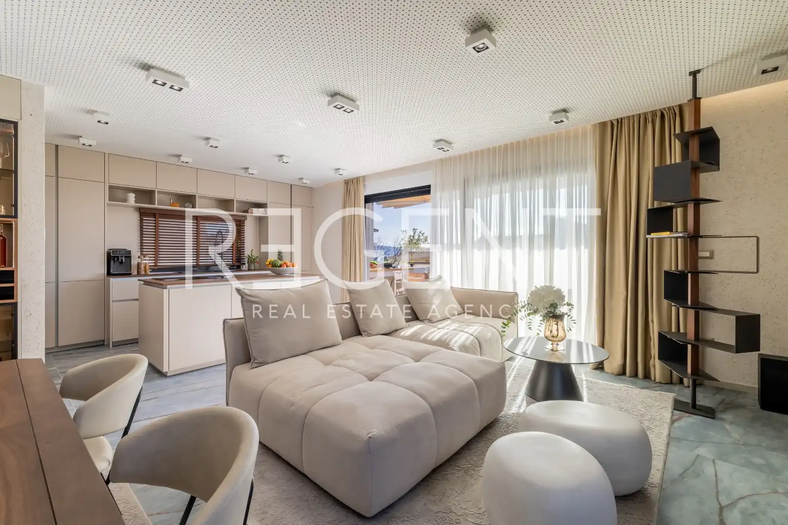 Split, Kaštel Lukšić - Luxusní Penthouse 110 m2 s terasou