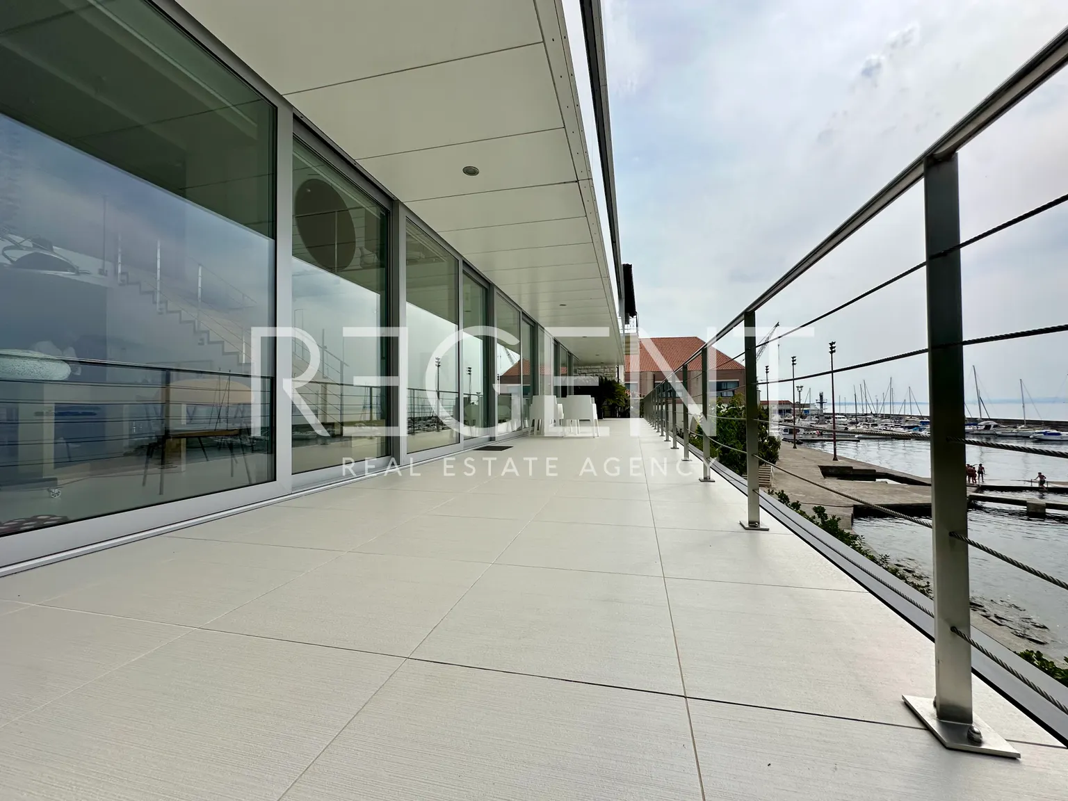 Rijeka - Moderní vila v první řadě u moře 600 m2
