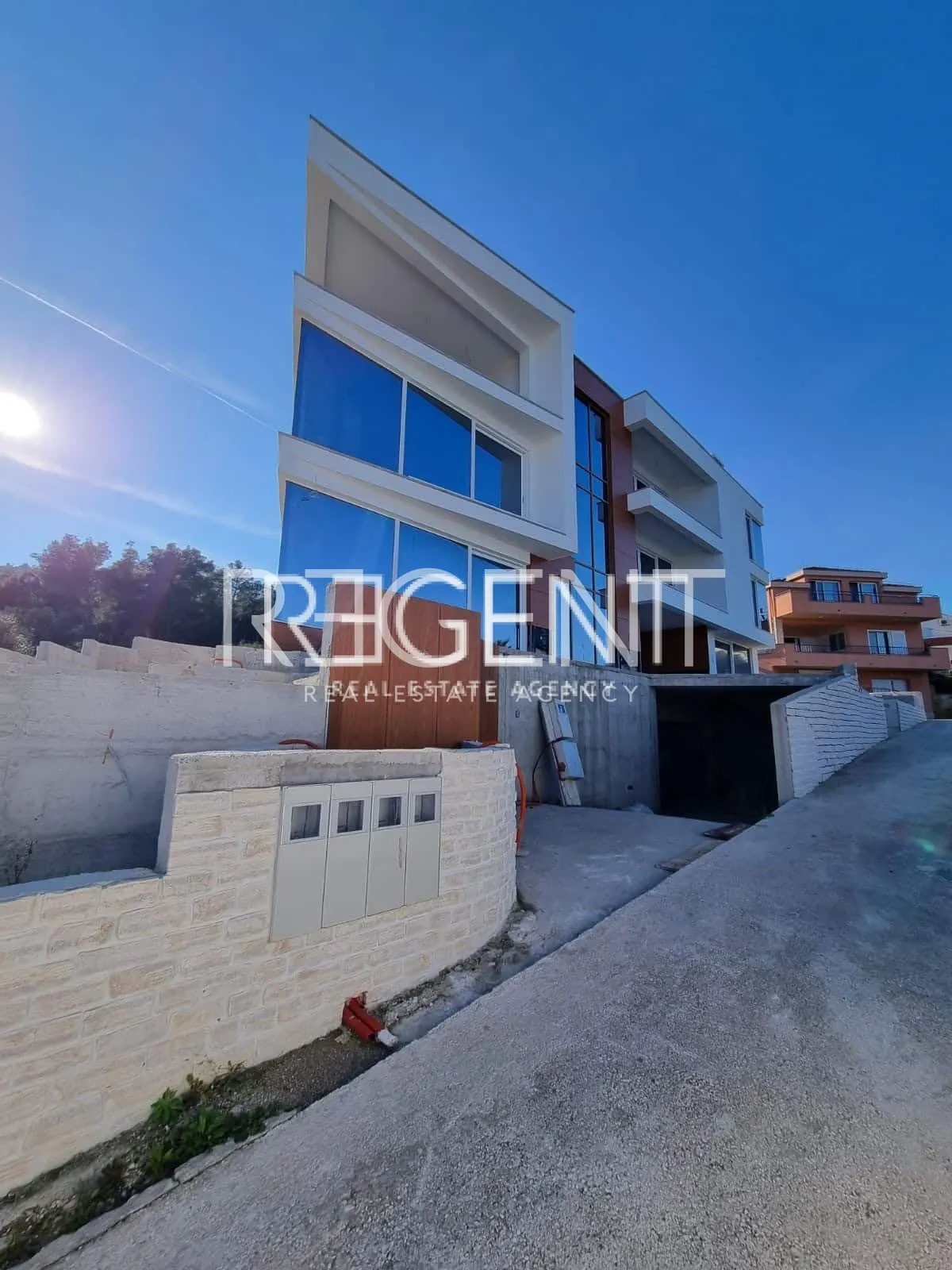 Trogir, Čiovo - Luksuzna novoizgrađena vila 100 m od mora, 579m2