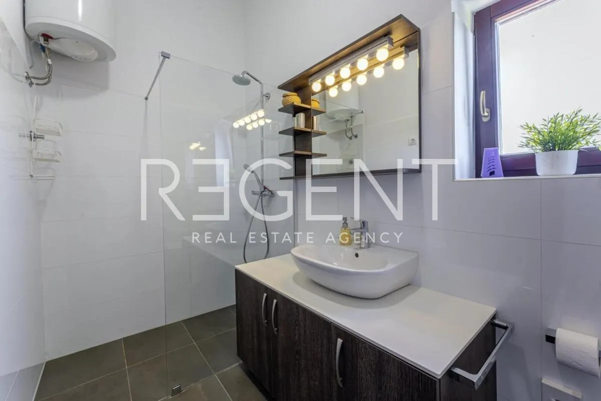 Istrie, Sveti Lovreč - Autentická kamenná vila 280 m2