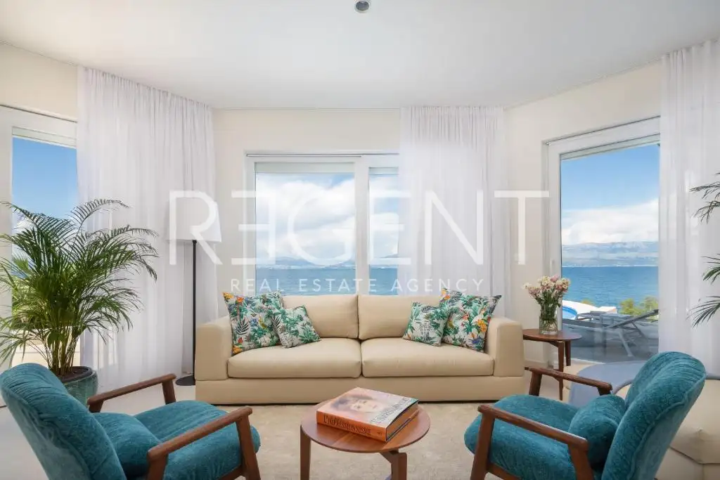 Brač - Moderna vila prvi red uz more