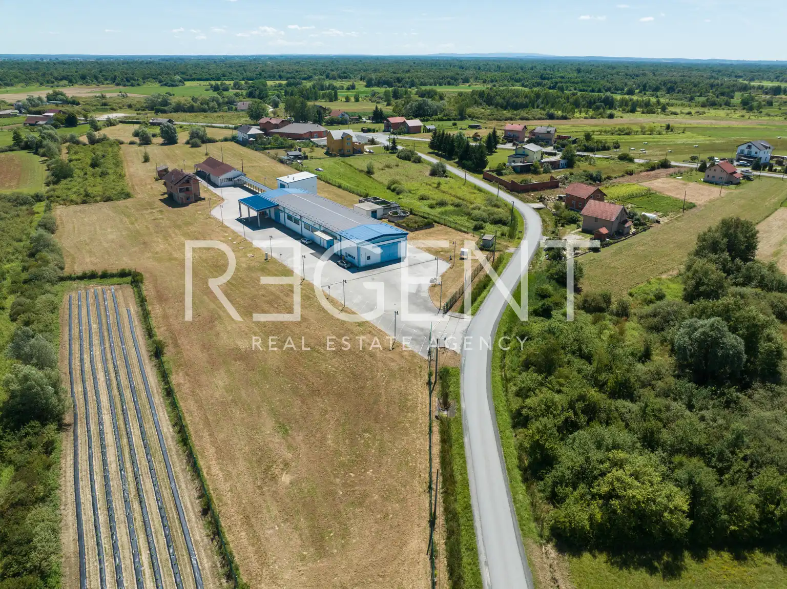 Vrbovec - Zemljište i poslovni prostor