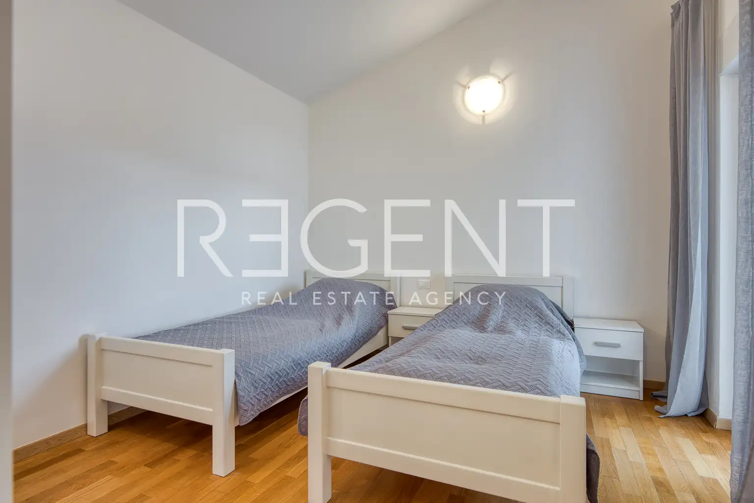 Poreč, Vežnaveri – Maison avec deux appartements