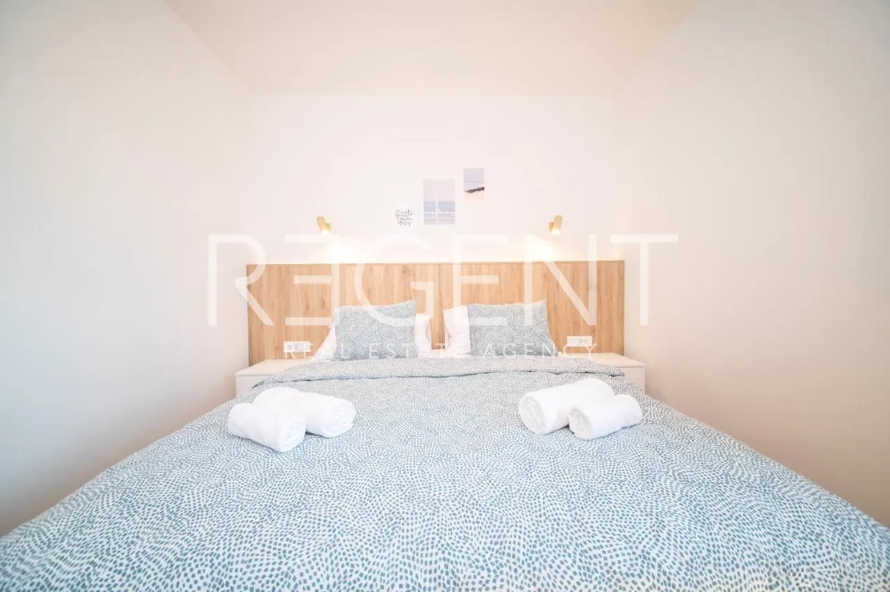 Zadar, Vrsi – appartements de trois pièces avec piscine et vue sur la mer