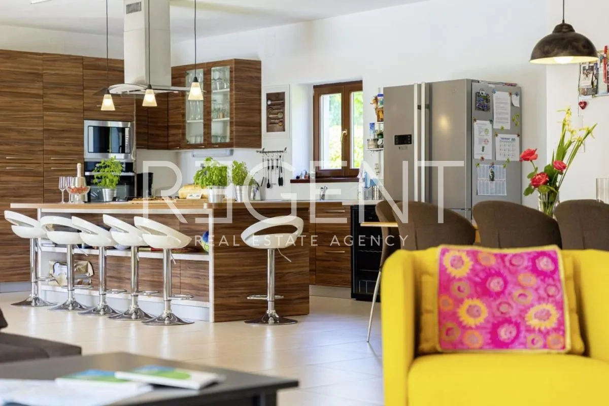 Istrie, Sveti Lovreč - Autentická kamenná vila 280 m2