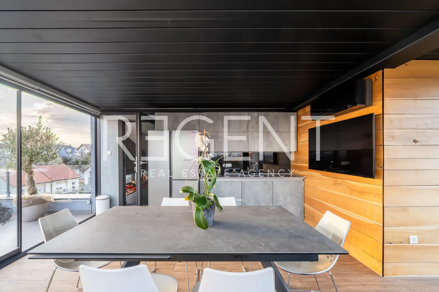 Zagreb, Unterstadt - Luxus-Penthouse mit Panoramadachterrasse