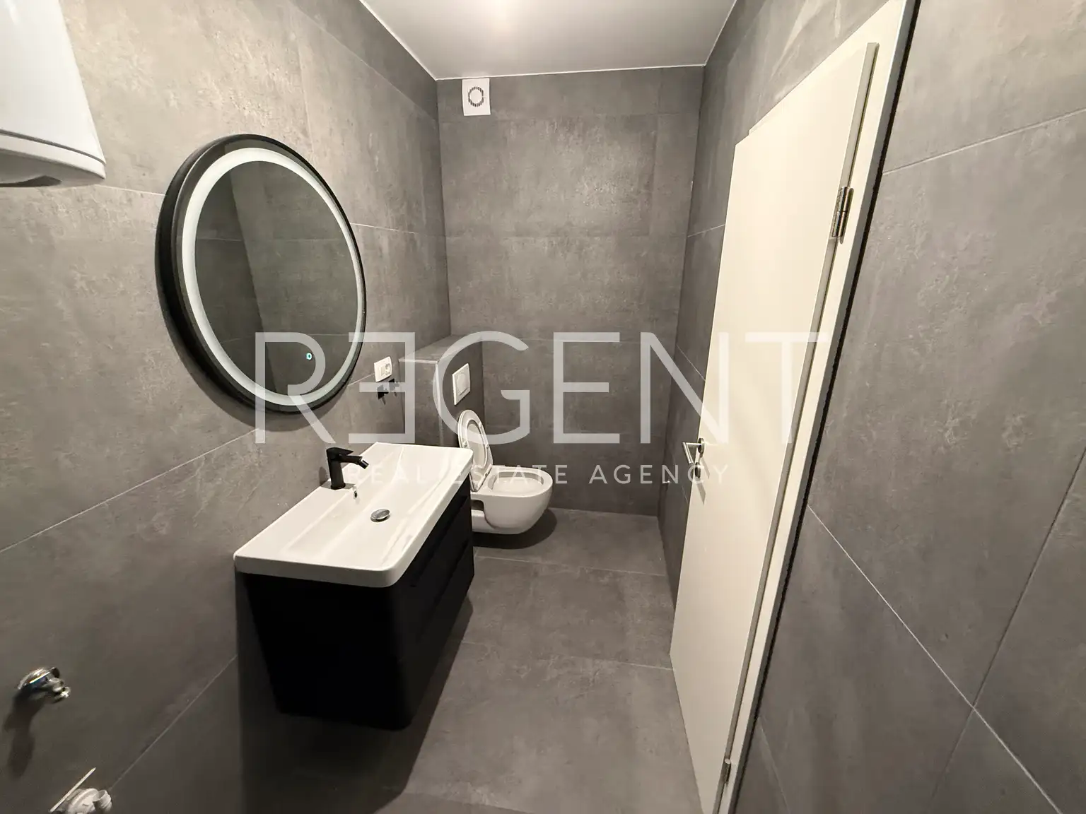 Trogir, Okrug Gornji - Two-bedroom apartment on the ground floor near the sea