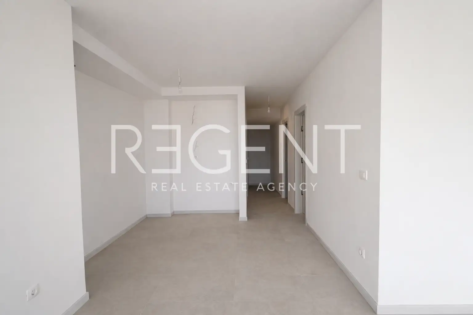 Makarska, Drvenik - Dvosoban stan u novogradnji kraj mora