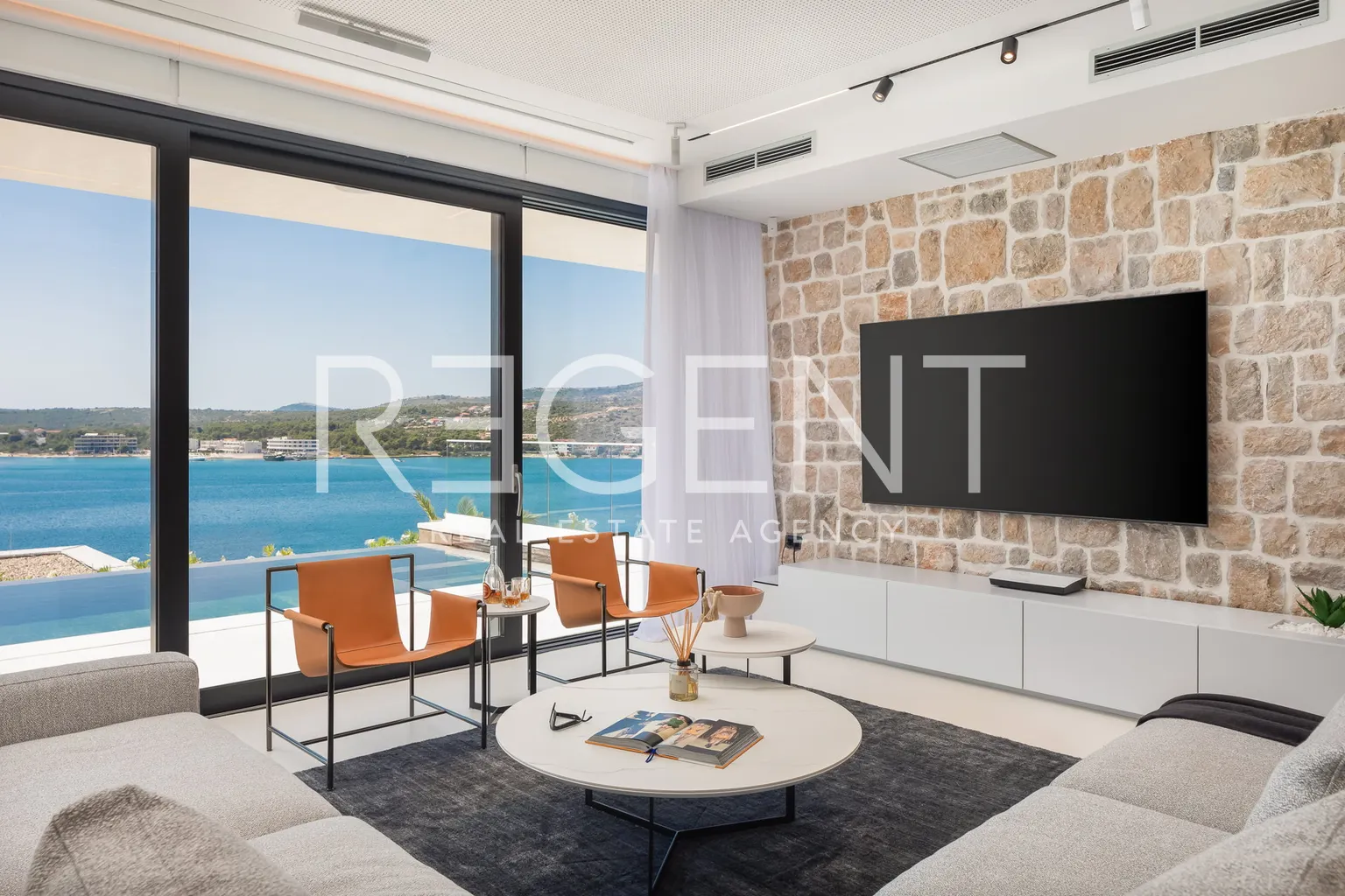Šibenik, Rogoznica – Moderna vila s panoramskim pogledom na more