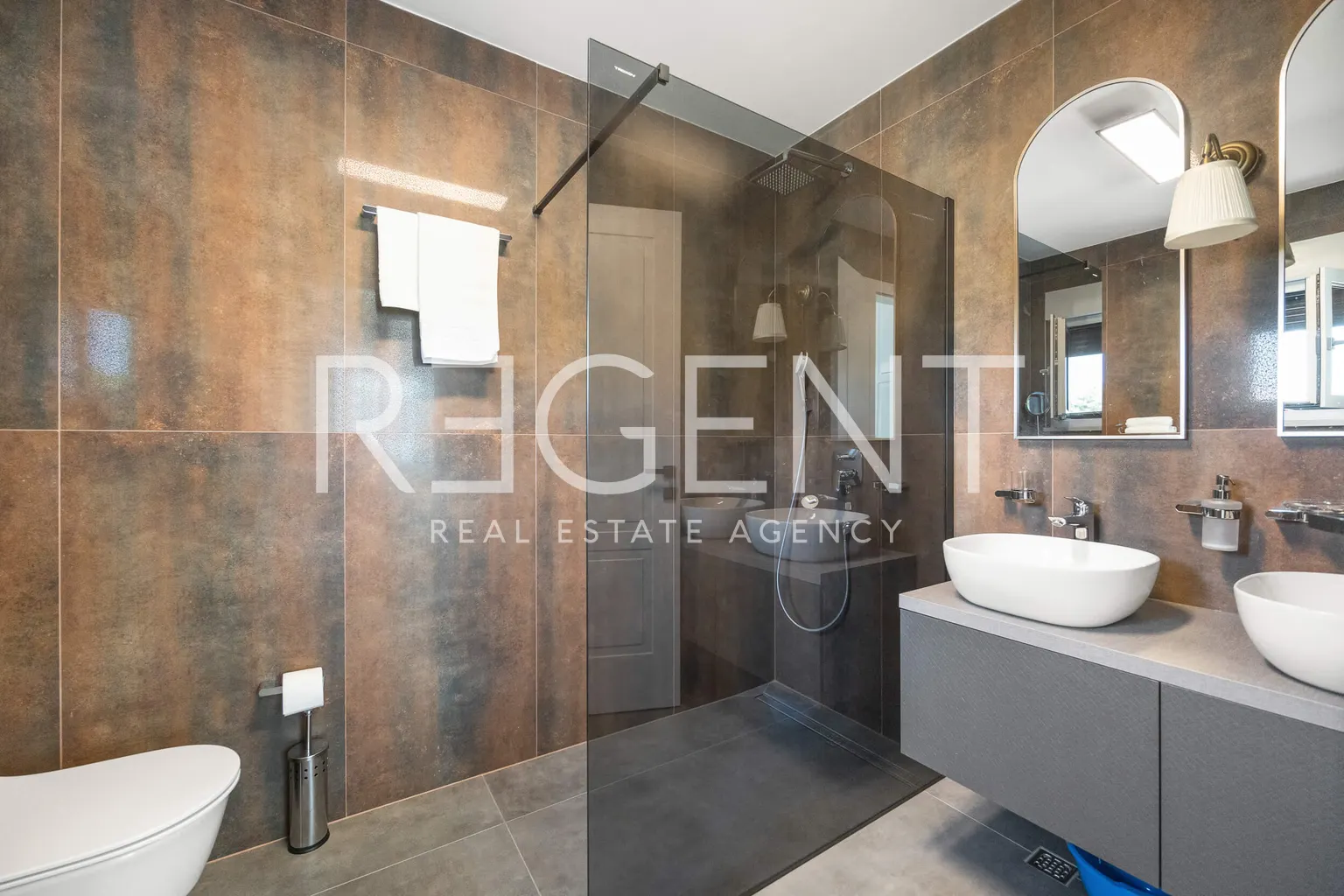 Istra, Krnica – Kuća s bazenom na parceli 780 m2
