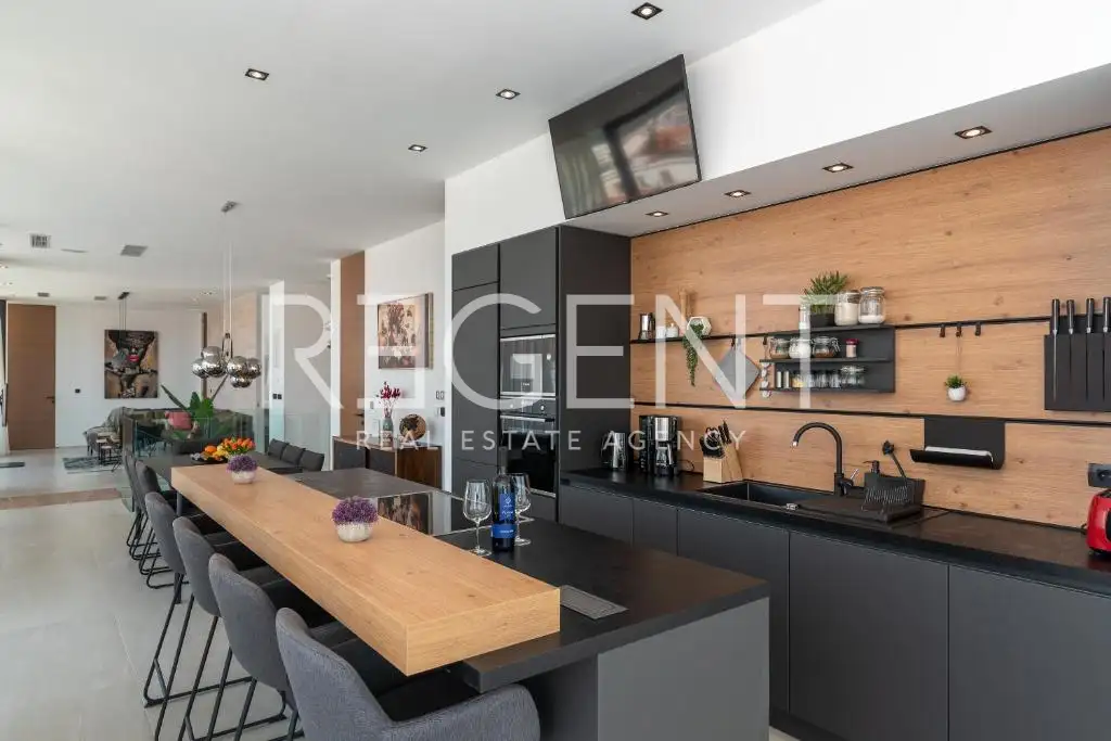 Trogir, Čiovo – Penthouse, 227 m² s 360° terasom i wellnessom