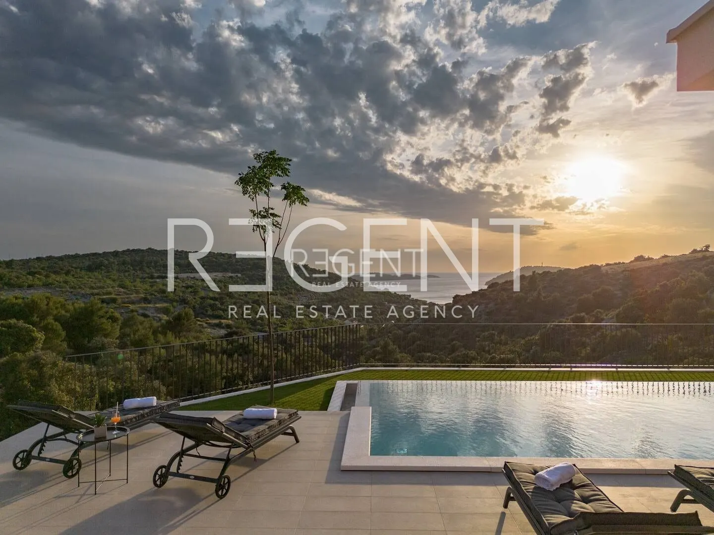 Rogoznica, Ražanj - autentična vila s pogledom na more