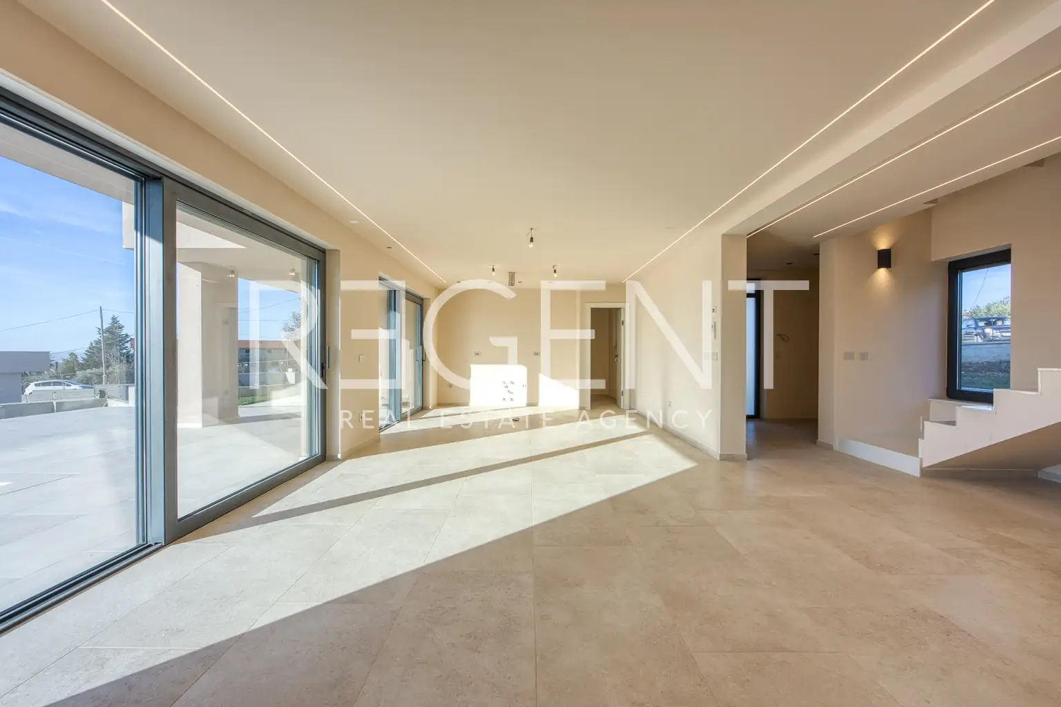 Poreč – Moderna vila s krovnom terasom