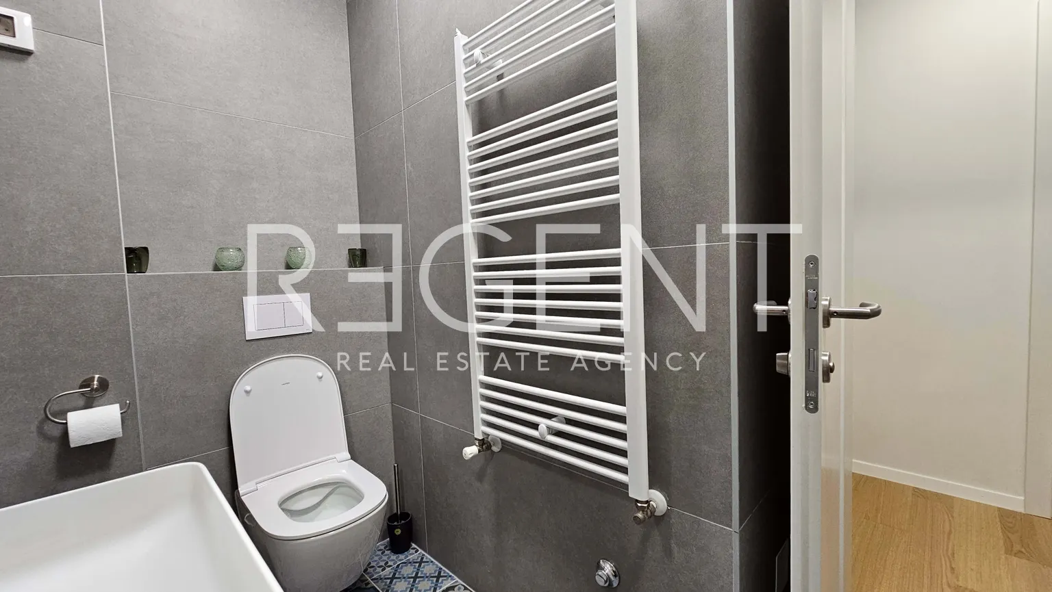 Záhřeb, Trešnjevka - moderní třípokojový penthouse s garážovým stáním 92 m2 novostavba
