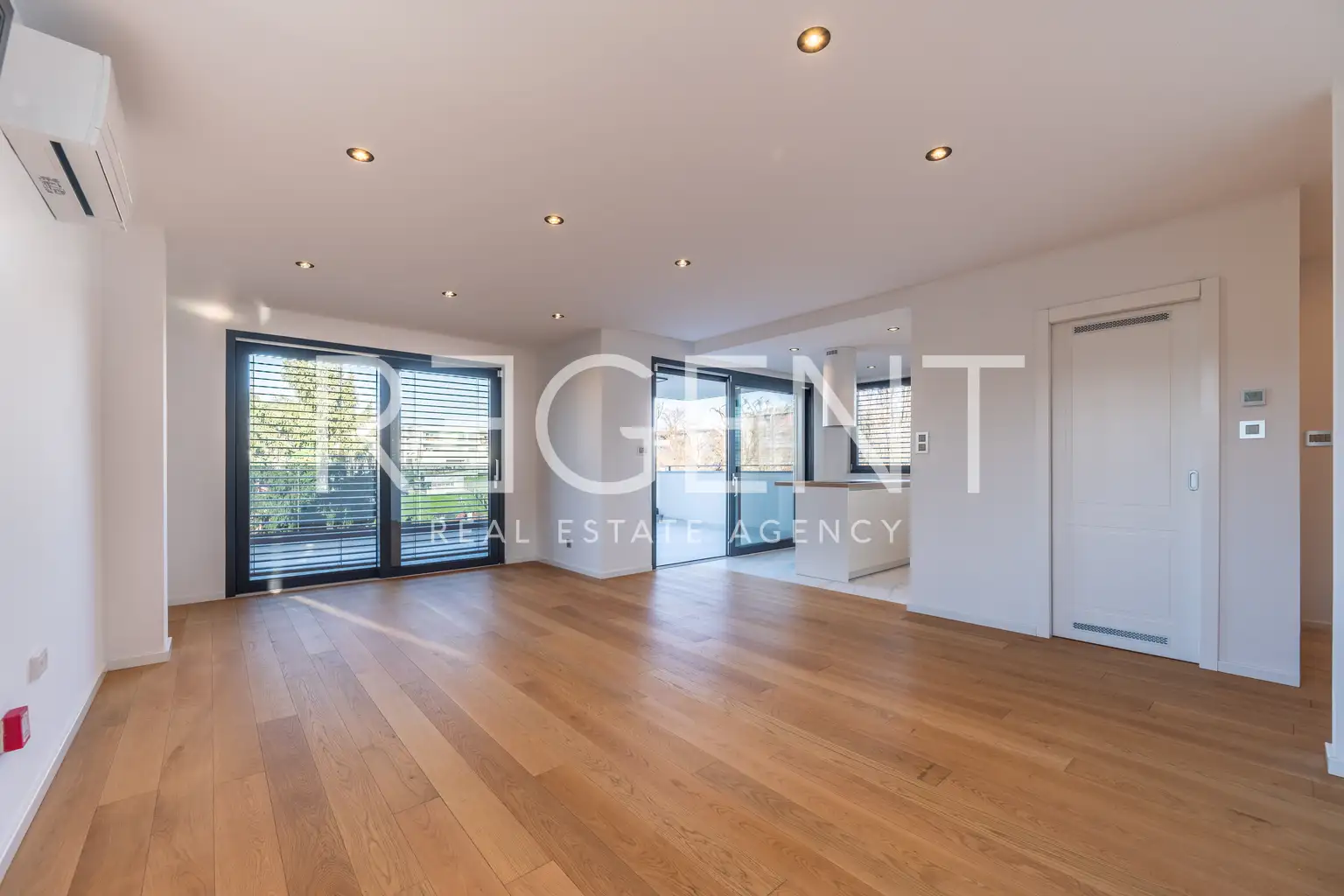 Загреб, Сребрняк – роскошная четырехкомнатная квартира