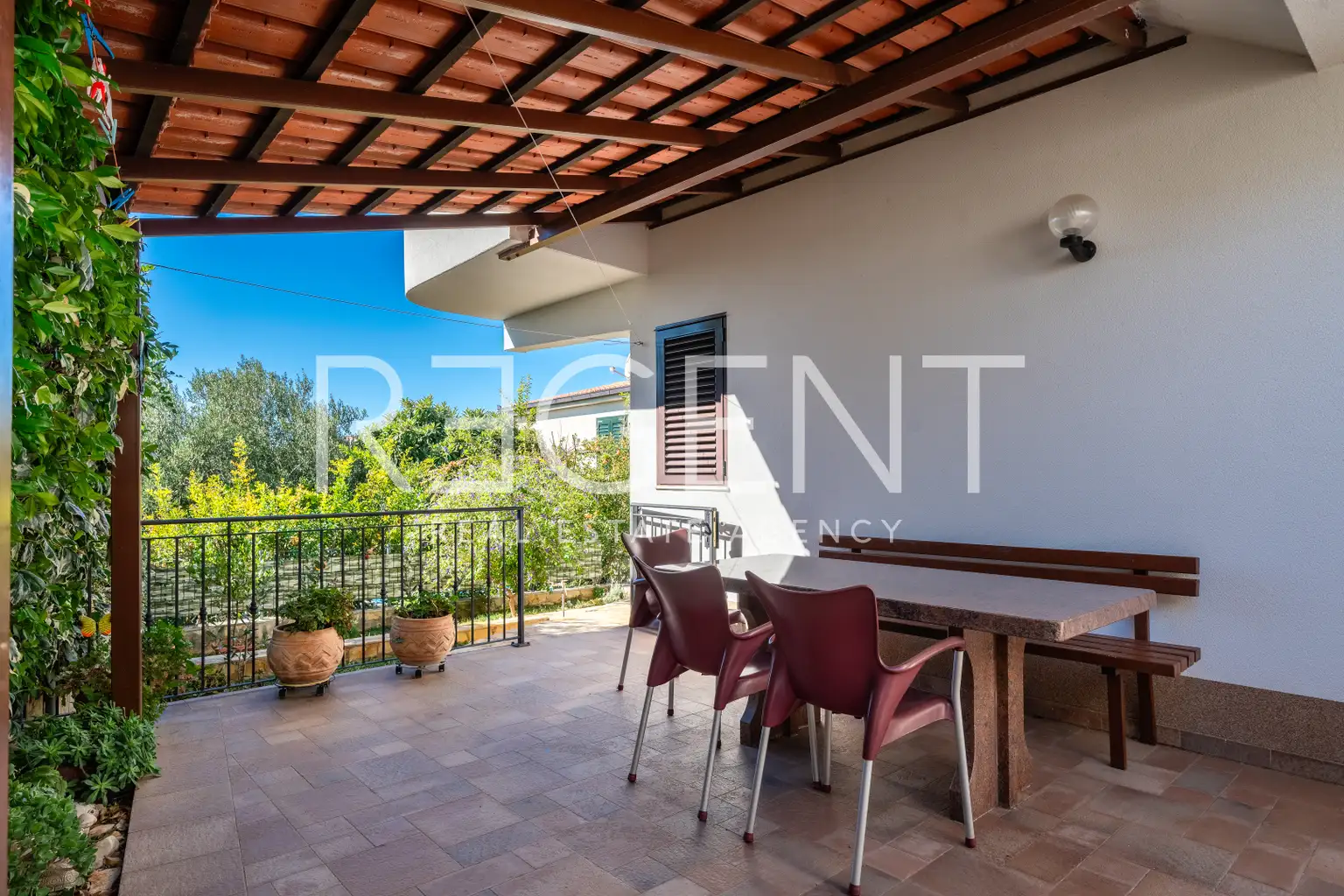 Šibenik, Rogoznica - Haus mit sechs Apartments