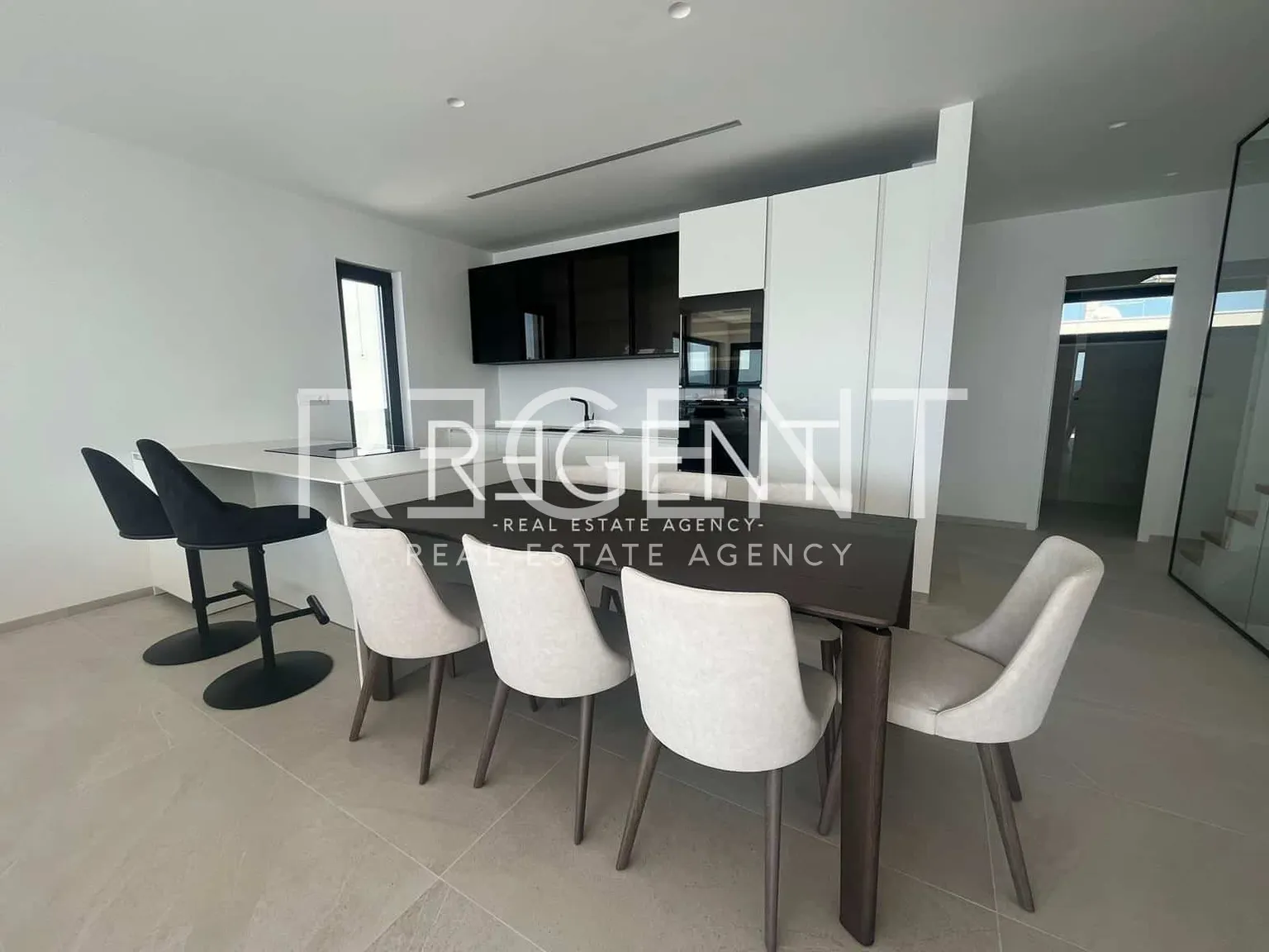 Sukošan – Luxusný moderný byt so strešnou terasou 139 m2