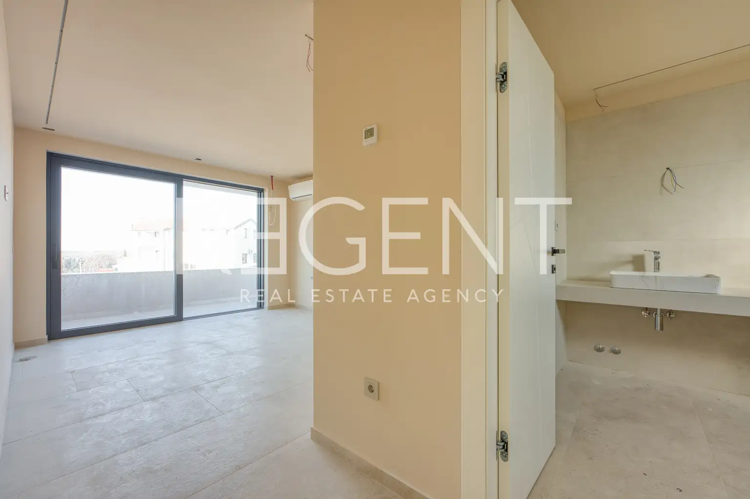 Poreč – Moderna vila s pogledom na more