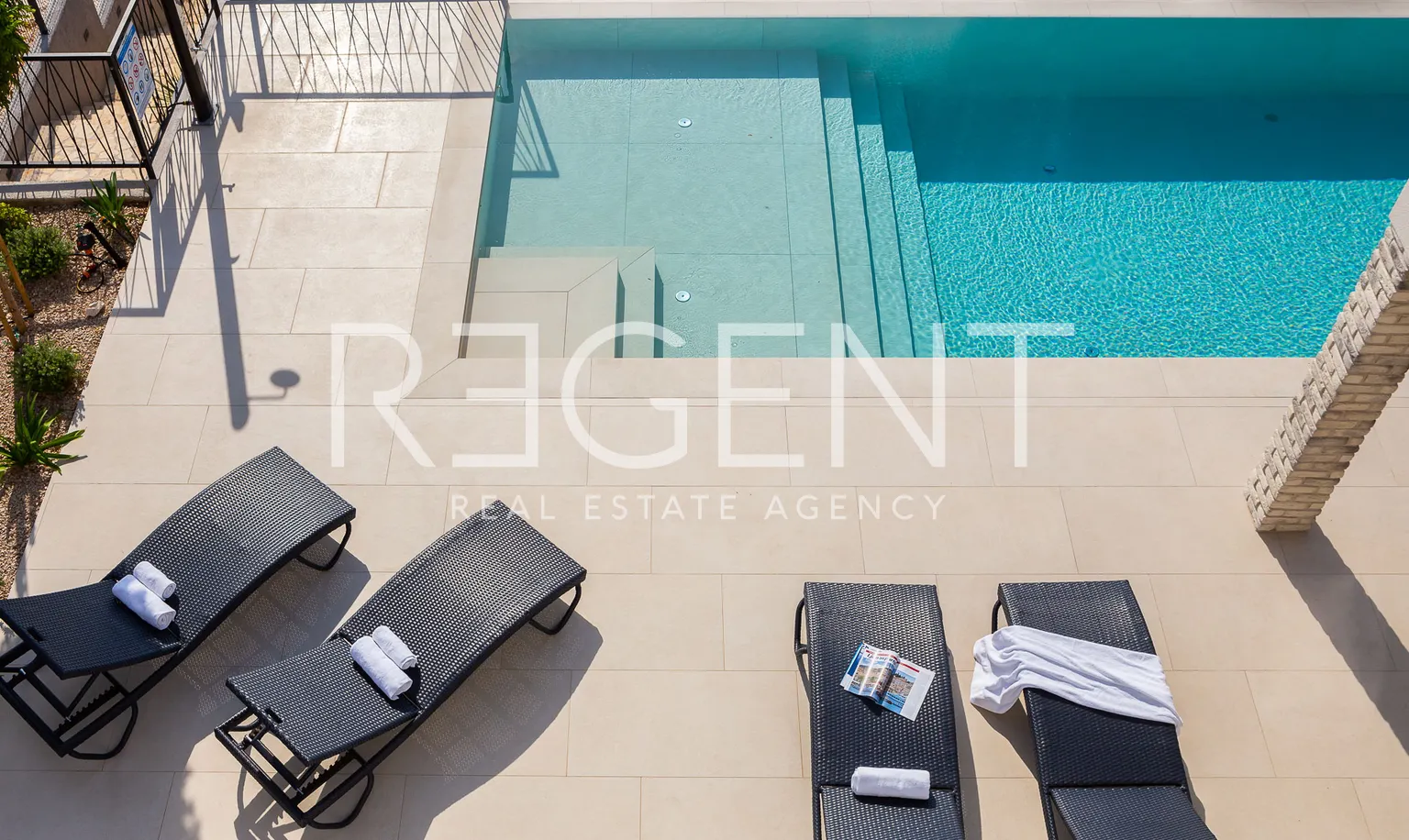 Šibenik, Žaborić - Moderne, neu erbaute Villa mit Pool 380 m2