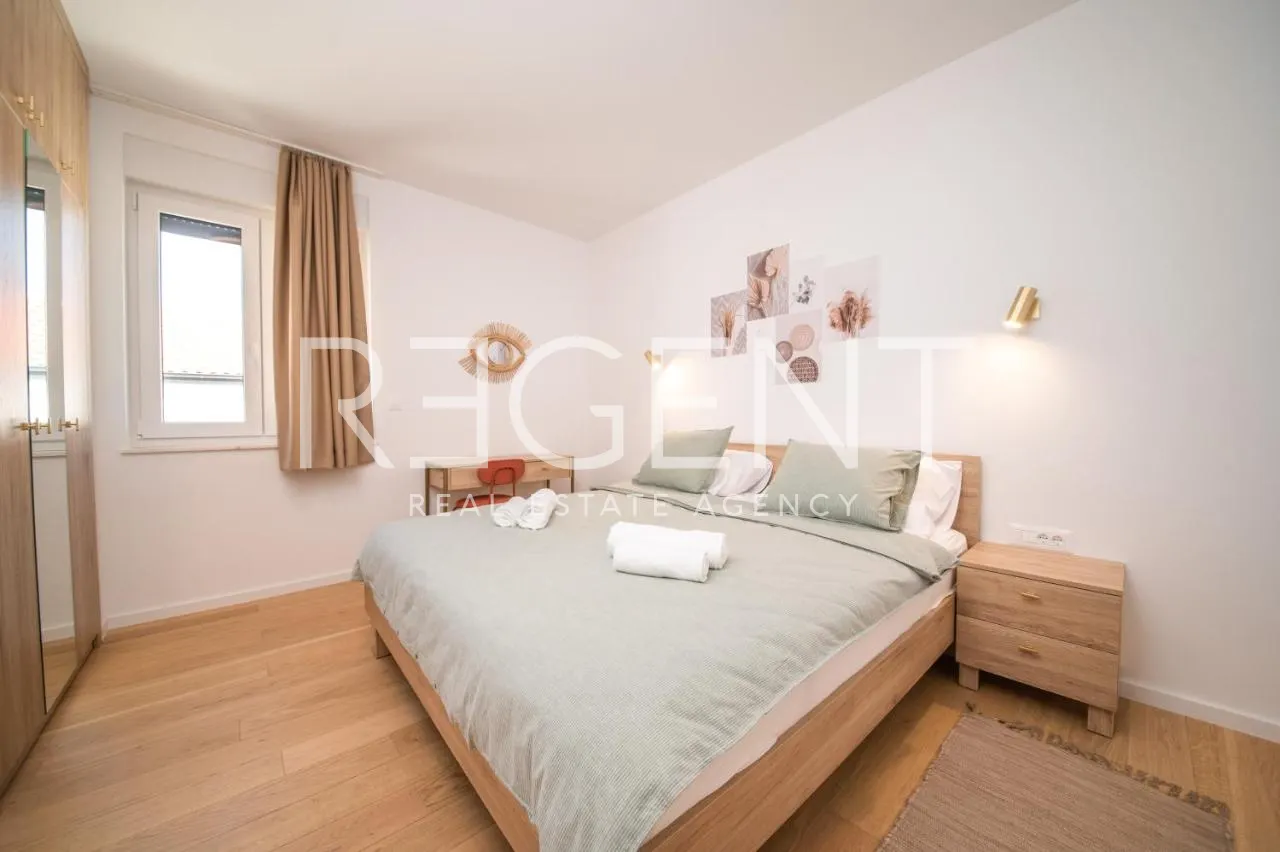 Zadar, Vrsi – appartements de trois pièces avec piscine et vue sur la mer