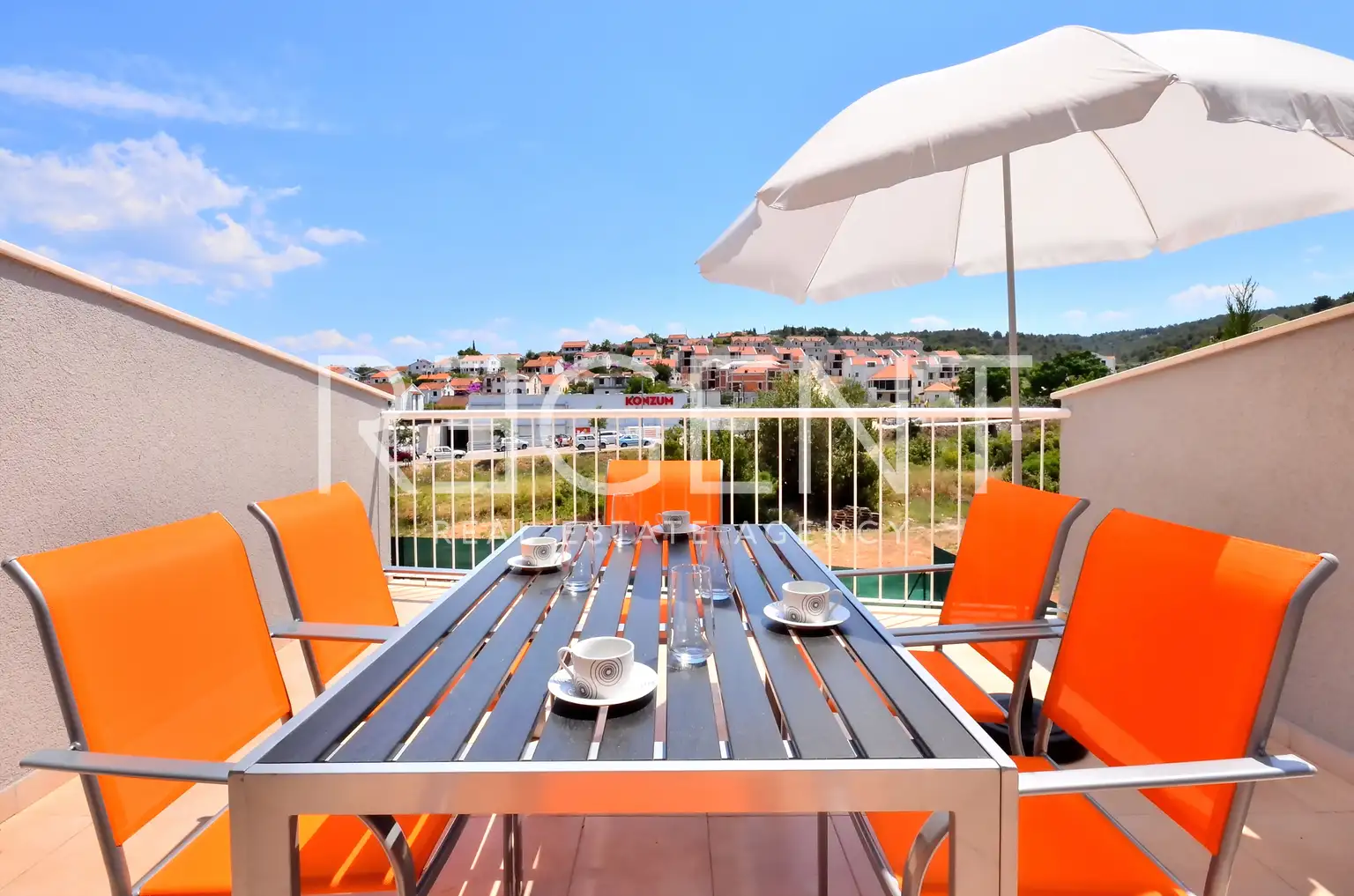 Brač, Sutivan - Investicijska prilika, stambena zgrada