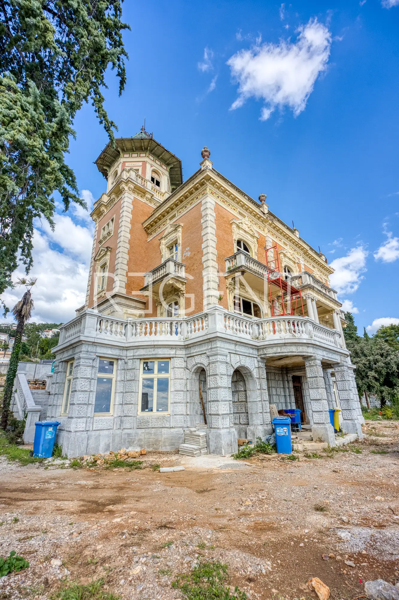 Ičići, Opatijska rivijera – povijesna vila s pogledom na more