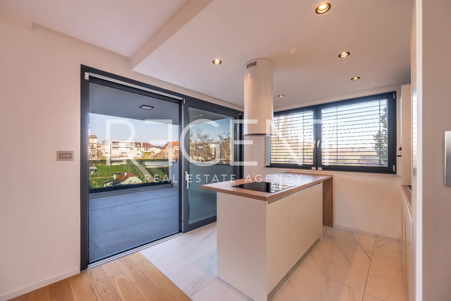 Загреб, Сребрняк – роскошная четырехкомнатная квартира