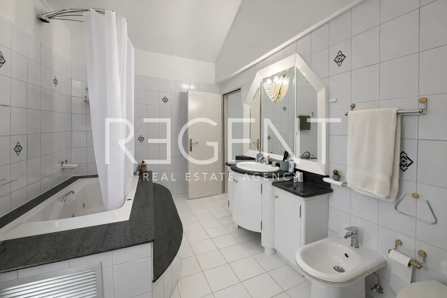 Záhřeb, Petrova ulice – třípokojový byt k pronájmu