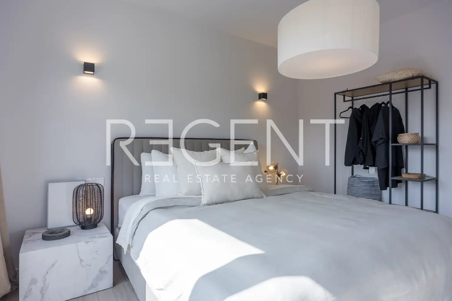 Istra, Svetvinčenat - Moderna vila s grijanim bazenom