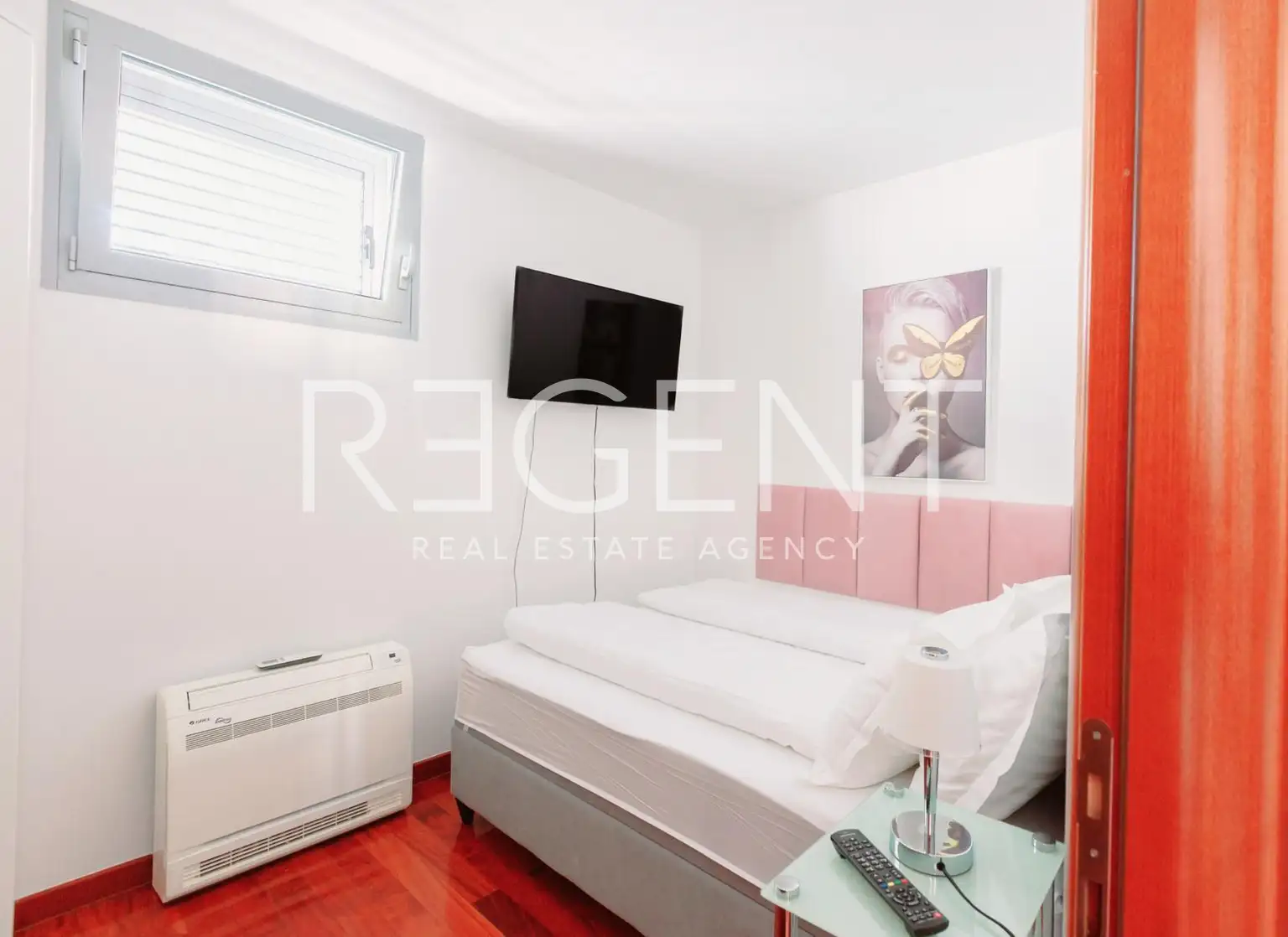 Split, Firule - Dvosobno stanovanje z ložo in pogledom na morje