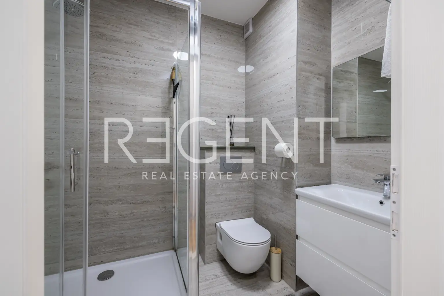 Split, Žnjan - Three-room apartment with a loggia and sea view