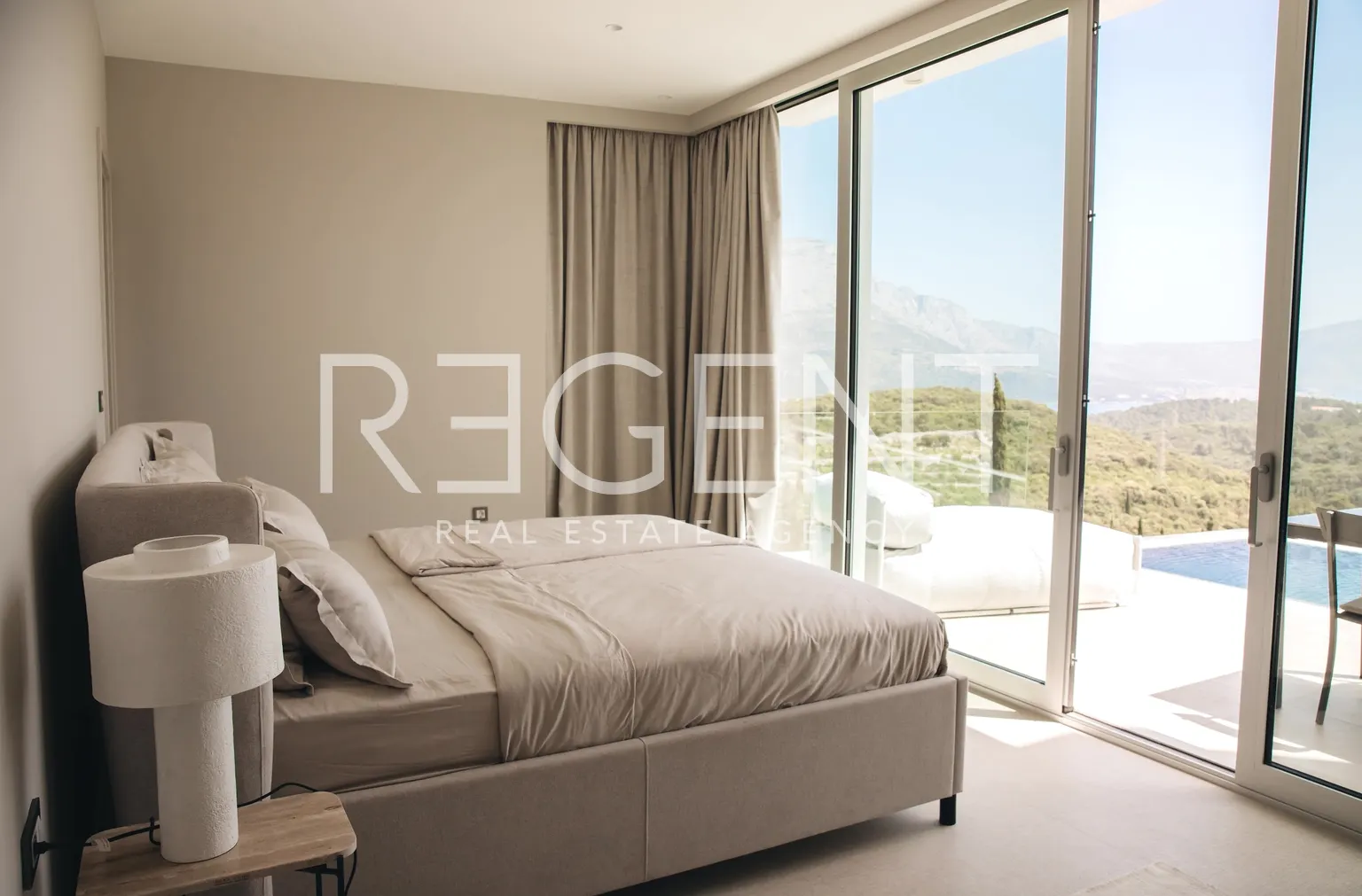 Korčula, Žrnovo - Luksuzna obiteljska vila 360 m2