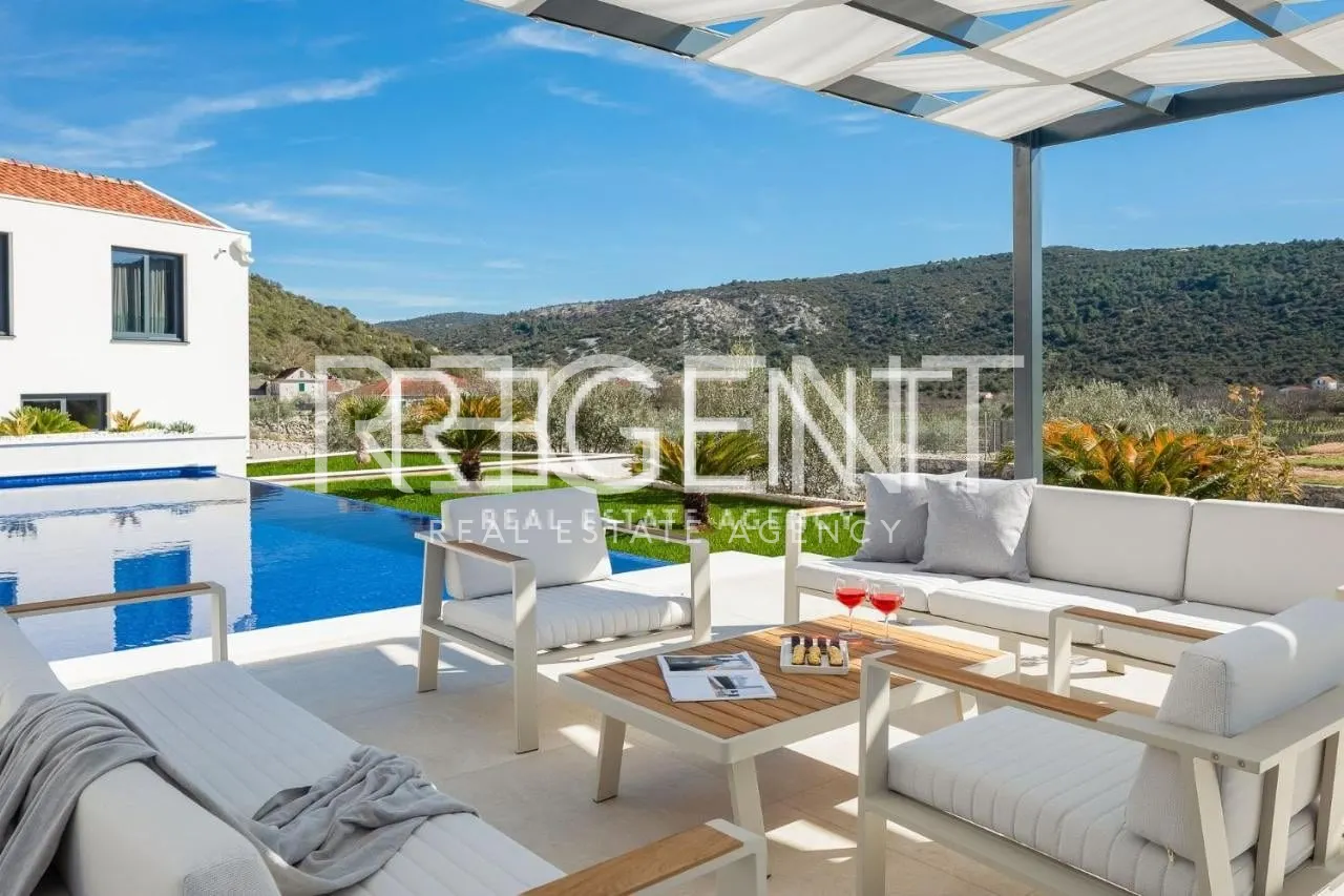 Trogir, Marina - luxusní vila v klidném prostředí, 6900m2