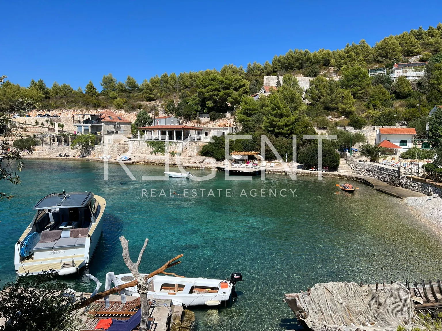 Hvar - Poljoprivredno zemljište, 46000 m2