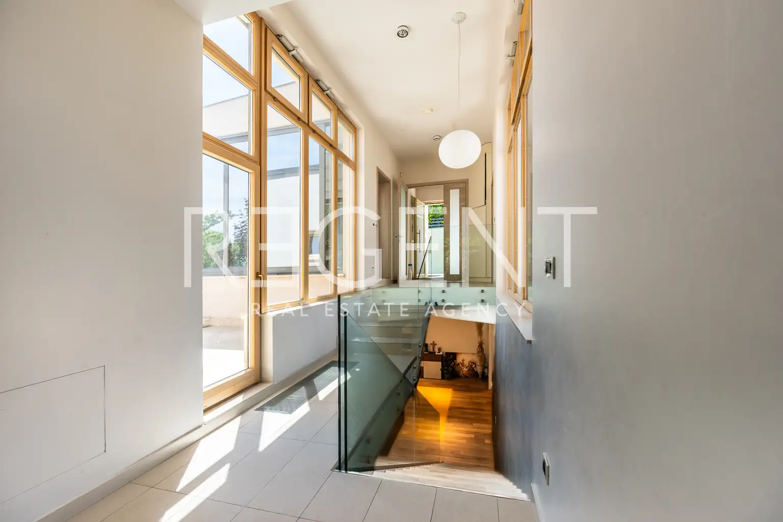 Kuća 376 m², Gornje Prekrižje — parcela 704 m²